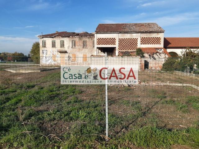 Rustici e casali in vendita di 760 m²