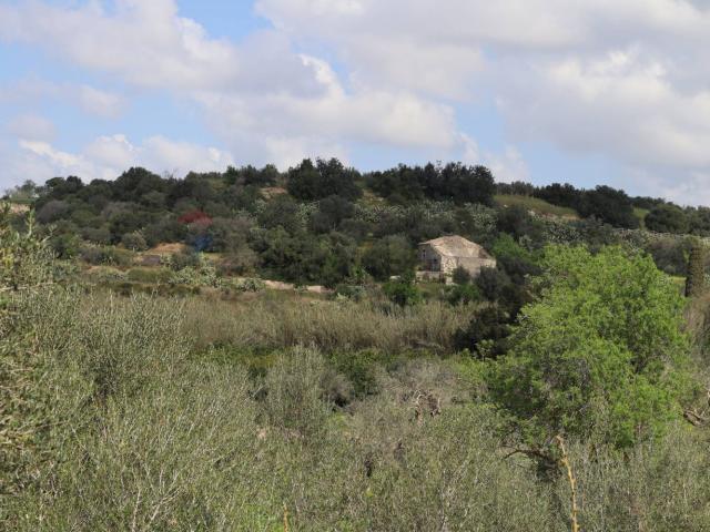 Rustici e casali in vendita di 77 m² in Via Generale Cascino