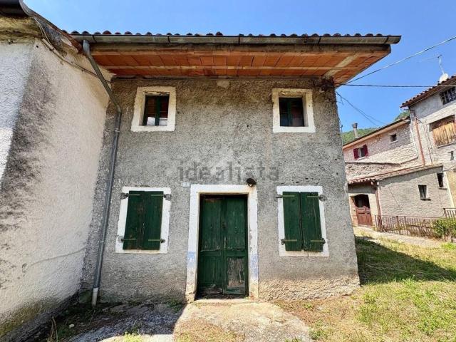 Rustici e casali in vendita di 77 m² in Via Edmondo de Amicis, 3