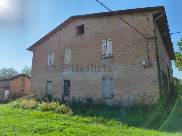 Rustici e casali in vendita di 787 m²