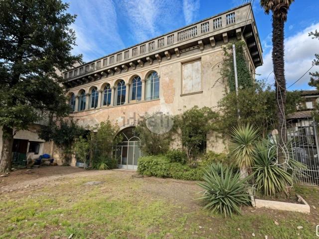 Rustici e casali in vendita di 794 m² in Via A. Manzoni, 9