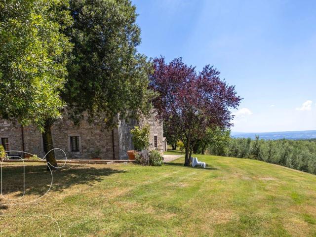 Rustici e casali in vendita di 790 m² in Strada Regionale 79 bis Orvietana, Orvieto, Terni, Umbria, 05018, Italia