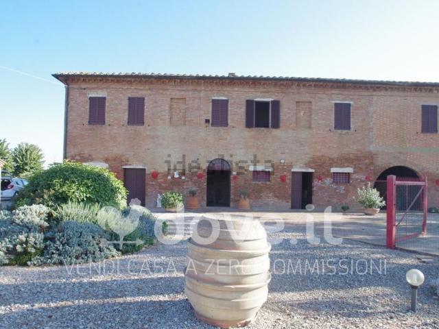 Rustici e casali in vendita di 790 m² in Via Spinosa