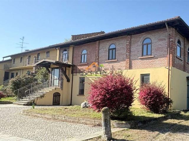 Rustici e casali in vendita di 800 m²