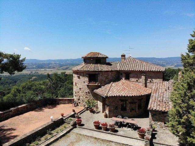 Rustici e casali in vendita di 800 m²
