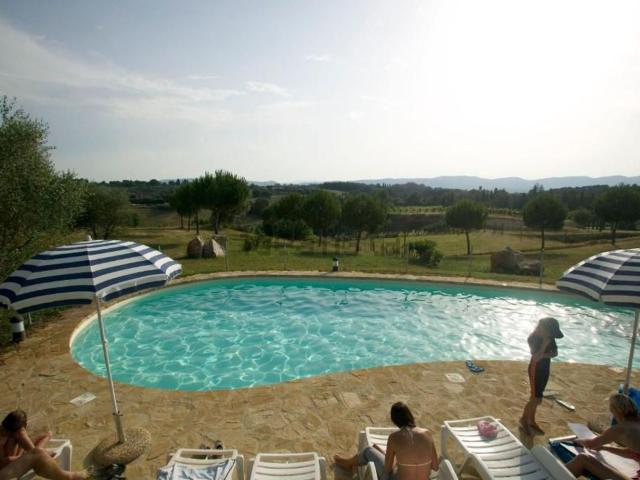 Rustici e casali in vendita di 800 m² in Strada Grossetana