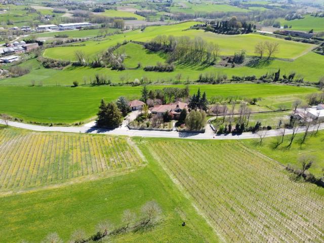 Rustici e casali in vendita di 800 m² in Via Alla Stazione