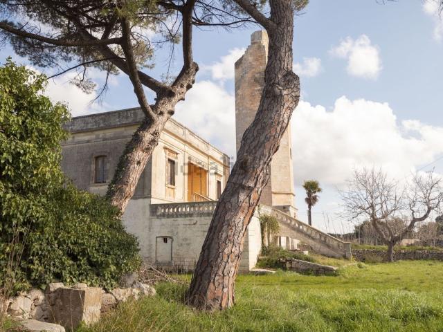 Rustici e casali in vendita di 800 m² in Via Foggia, 19