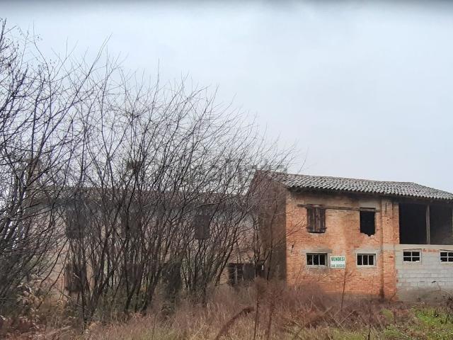 Rustici e casali in vendita di 800 m² in Via Stradatta, 2