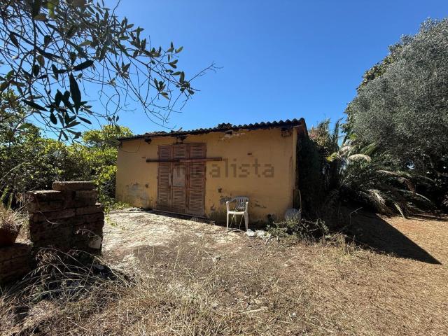 Rustici e casali in vendita di 80 m² in Via Campo dei Fiori, 3