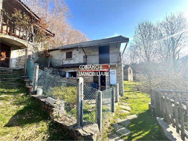 Rustici e casali in vendita di 80 m² in Via Alpi