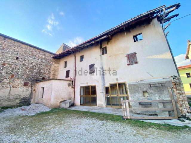 Rustici e casali in vendita di 80 m² in Via Gorizia, 10