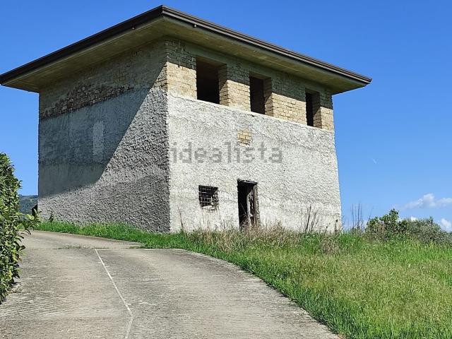 Rustici e casali in vendita di 80 m² in Via Sottuario