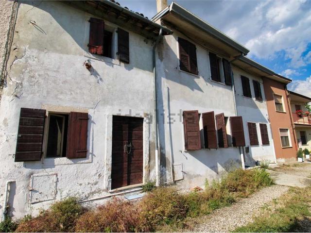 Rustici e casali in vendita di 80 m² in Via Sambuco