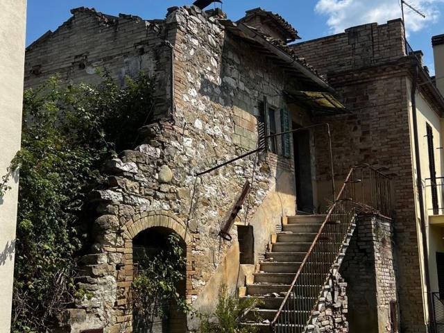 Rustici e casali in vendita di 80 m² in Via San Martino