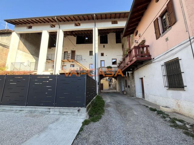 Rustici e casali in vendita di 80 m² in Via Sant&apos Anna
