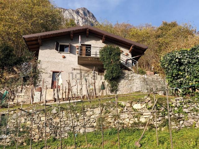Rustici e casali in vendita di 80 m² in Via Ronchi