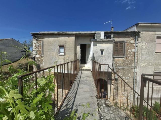 Rustici e casali in vendita di 80 m² in Borgo Loreto, 2