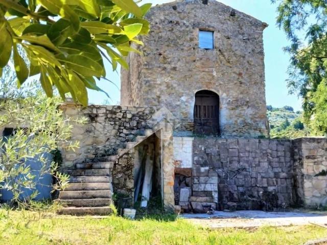 Rustici e casali in vendita di 80 m² in Contrada Fontana del Diavolo