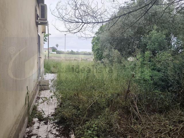 Rustici e casali in vendita di 81 m² in Via Lago di Bolsena, 11