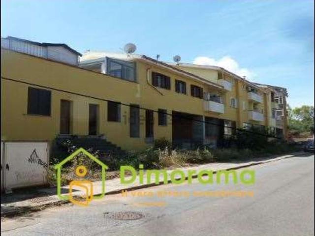 Rustici e casali in vendita di 820 m² in Via Iglesias