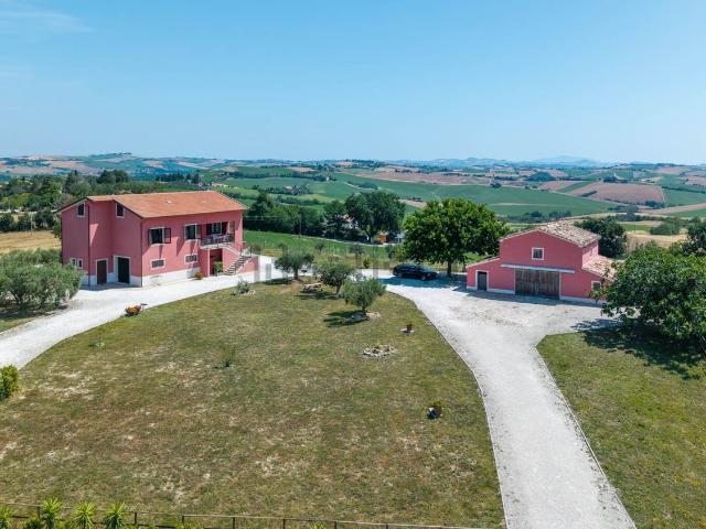 Rustici e casali in vendita di 830 m² in Frazione Cervidone, 3
