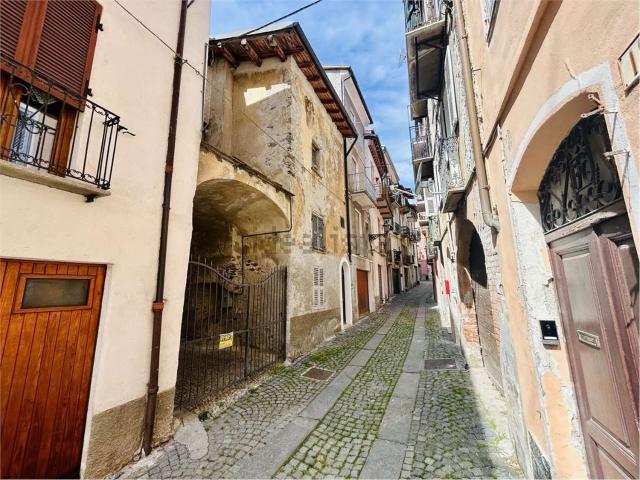 Rustici e casali in vendita di 83 m² in Via Aurelio Pelazza, 18