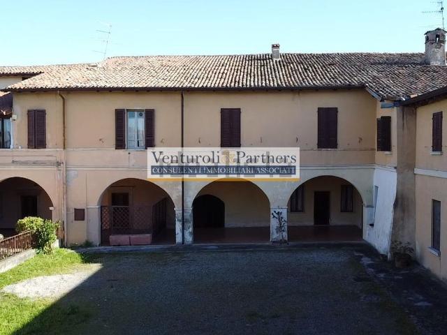Rustici e casali in vendita di 855 m² in Via Alcide de Gasperi