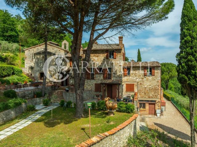 Rustici e casali in vendita di 850 m² in Piazza del Popolo, 21