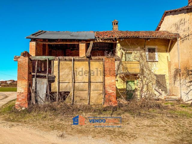 Rustici e casali in vendita di 85 m² in Via Trinità
