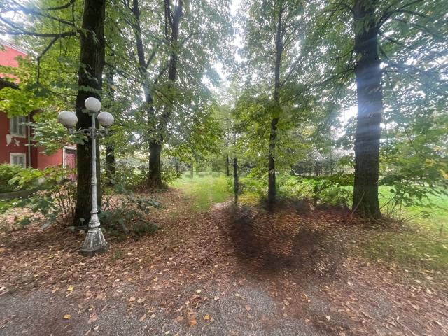 Rustici e casali in vendita di 870 m² in Strada Bassa Nuova