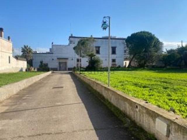 Rustici e casali in vendita di 883 m² in Strada Torre Tresca, 2