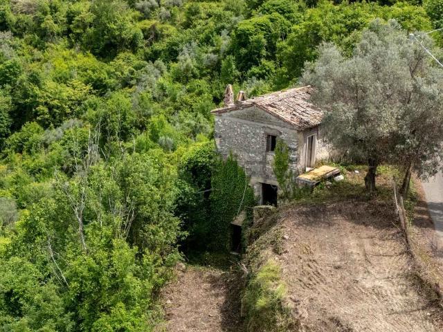 Rustici e casali in vendita di 88 m² in Strada delle Valli