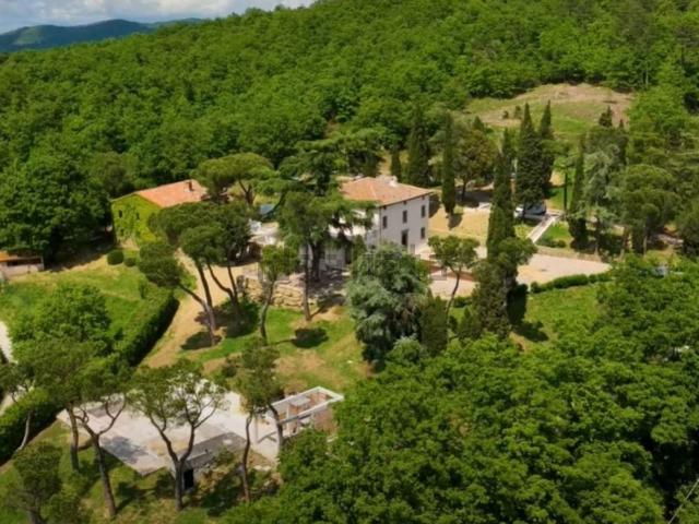 Rustici e casali in vendita di 890 m² in Via di Lisciano Niccone