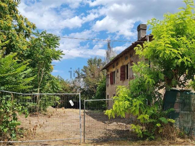 Rustici e casali in vendita di 890 m² in Via Voltata, 4