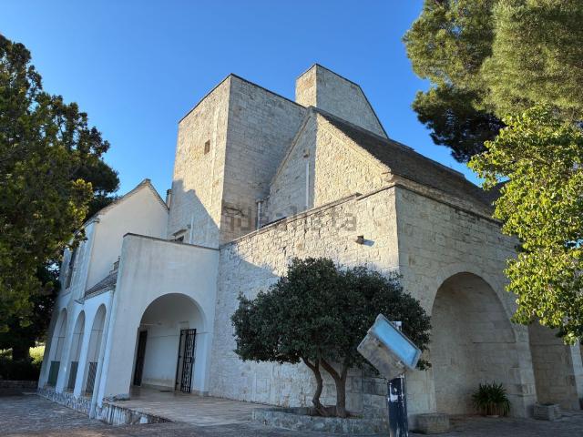 Rustici e casali in vendita di 900 m² in Contrada Serra