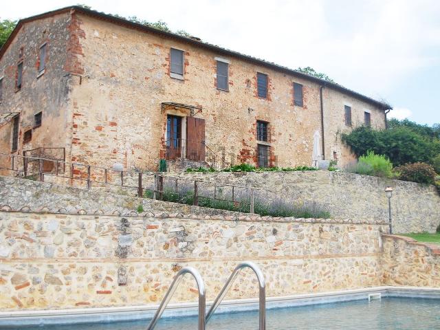 Rustici e casali in vendita di 900 m² in Strada Provinciale 101 di Montemaggio