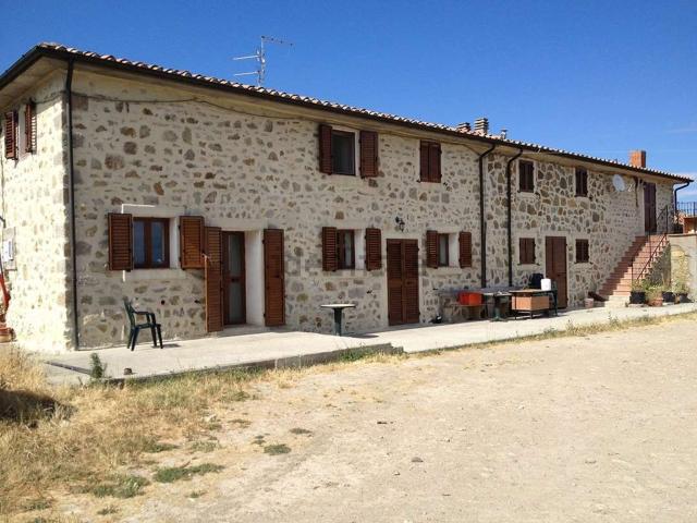 Rustici e casali in vendita di 900 m² in Strada Senza Nome