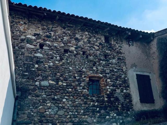 Rustici e casali in vendita di 90 m²