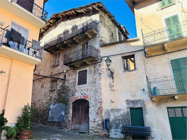 Rustici e casali in vendita di 90 m² in Via Aleramo, 10