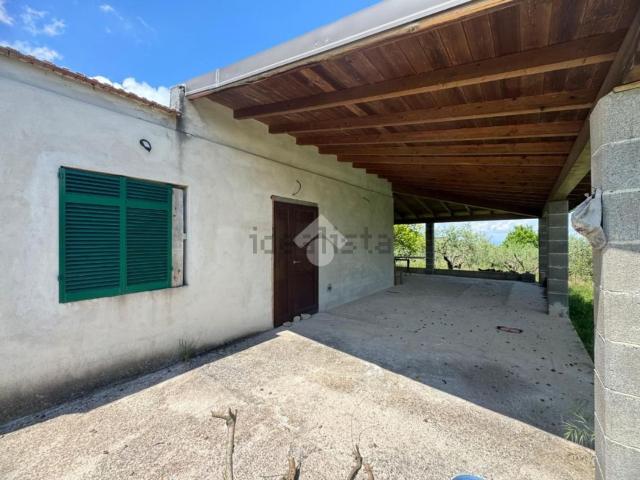 Rustici e casali in vendita di 90 m² in Via della Cicuta