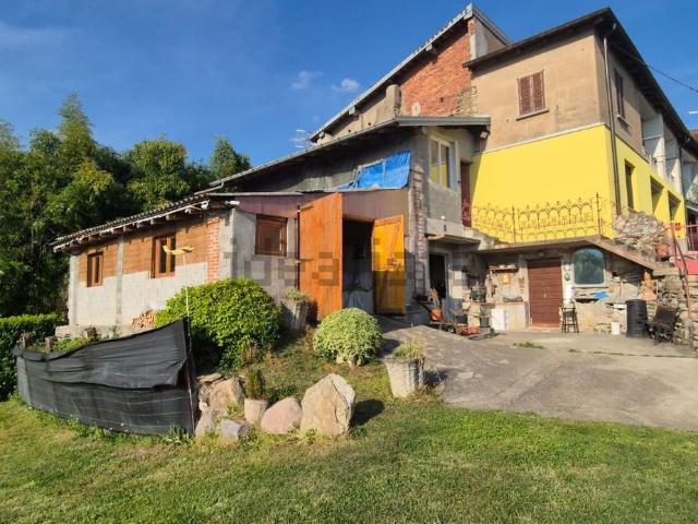 Rustici e casali in vendita di 90 m² in Via Indipendenza, 33