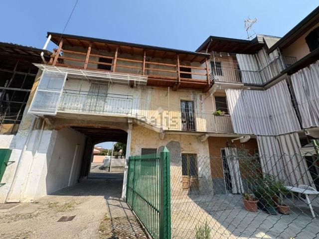 Rustici e casali in vendita di 90 m² in Via Moggio, 25