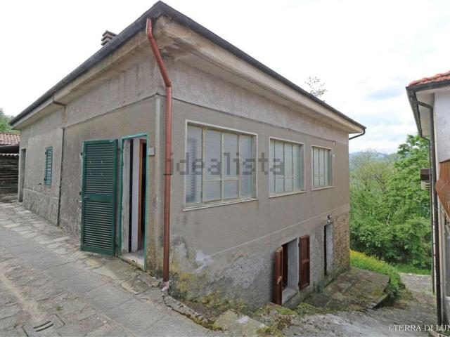 Rustici e casali in vendita di 90 m² in Via Madonna del Monte