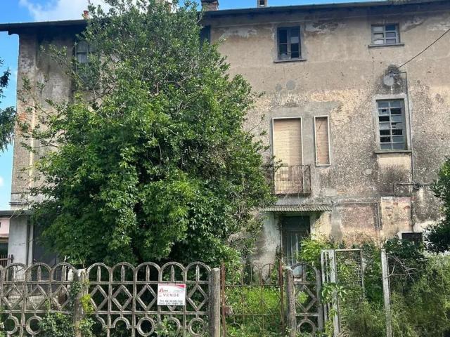 Rustici e casali in vendita di 90 m² in Via San Giulio, 62