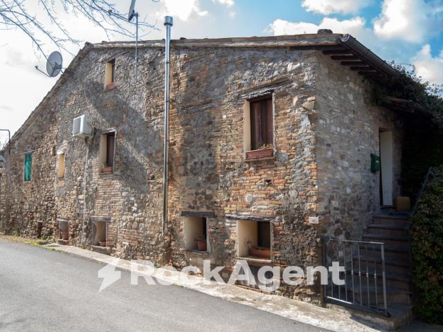 Rustici e casali in vendita di 90 m² in Via Roma, 7