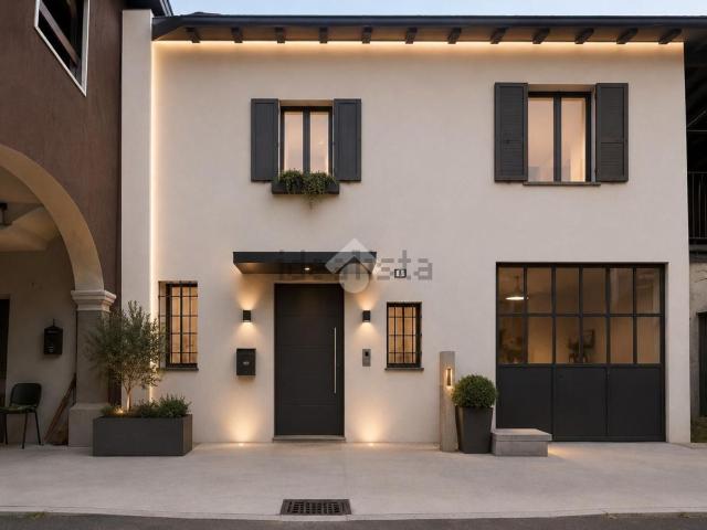 Rustici e casali in vendita di 90 m² in Vicolo Sebino, 8