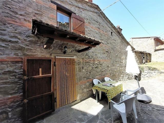 Rustici e casali in vendita di 90 m² in Località Valagnesi, 25