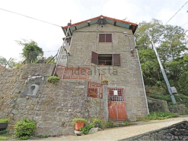 Rustici e casali in vendita di 90 m² in Località Veserada