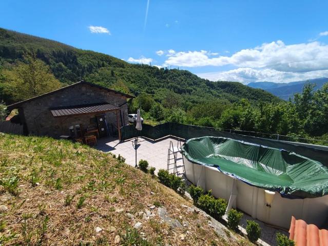 Rustici e casali in vendita di 90 m² in Località cero
